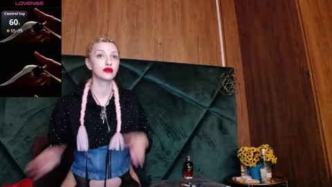 Snapshot of rileylannax chatting on 04/03/26, 02:42 rileylannax online show from 04/03/26, 02:42