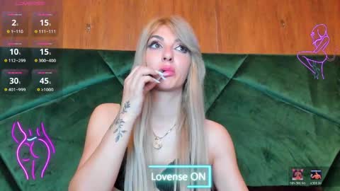 Snapshot of rileylannax chatting on 05/18/26, 04:07 rileylannax online show from 05/18/26, 04:07