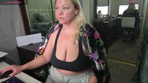 Snapshot of rileylogan chatting on 04/05/26, 07:11 Riley Logan online show from 04/05/26, 07:11