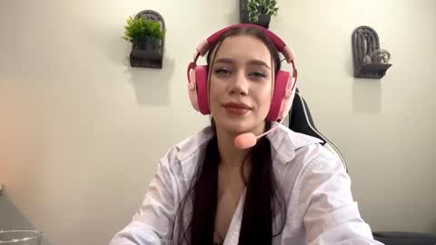 Snapshot of rimaobenshain chatting on 09/19/25, 05:31 Emily online show from 09/19/25, 05:31