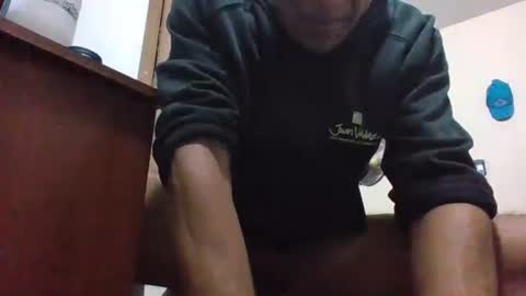 Snapshot of rinobogota chatting on 05/19/26, 03:35 Ruben D online show from 05/19/26, 03:35