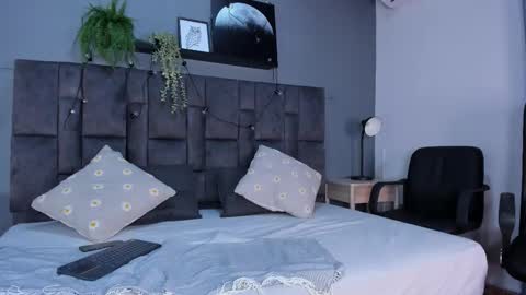 RIRI  online show from 11/16/25, 11:49