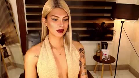 riri online show from 10/24/25, 06:21