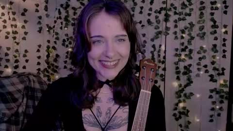 Snapshot of risha_laass chatting on 09/25/25, 08:23 risha_laass online show from 09/25/25, 08:23