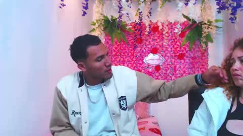 Snapshot of risitos_de_oro_ chatting on 09/25/25, 03:54 Risitos De Oro online show from 09/25/25, 03:54