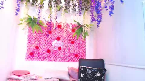 Snapshot of risitos_de_oro_ chatting on 09/28/25, 02:39 Risitos De Oro online show from 09/28/25, 02:39