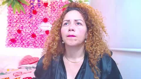 Snapshot of risitos_de_oro_ chatting on 09/28/25, 06:46 Risitos De Oro online show from 09/28/25, 06:46