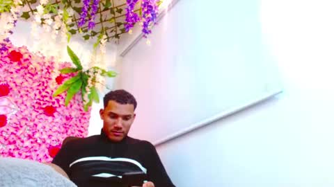 Snapshot of risitos_de_oro_ chatting on 10/28/25, 03:21 Risitos De Oro online show from 10/28/25, 03:21