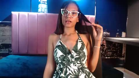 risy_rose online show from 02/06/25, 08:23