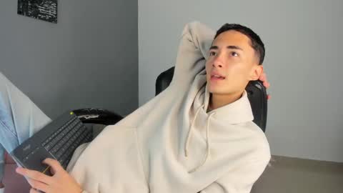 Ritchie Alameda online show from 10/03/25, 12:02