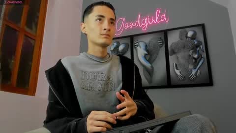 Ritchie Alameda online show from 10/12/25, 03:05