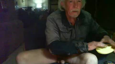 Snapshot of riverratggg chatting on 11/10/25, 08:19 riveratggg online show from 11/10/25, 08:19