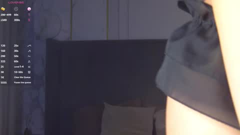 Snapshot of rizeshiro chatting on 11/12/25, 05:41 Rize online show from 11/12/25, 05:41