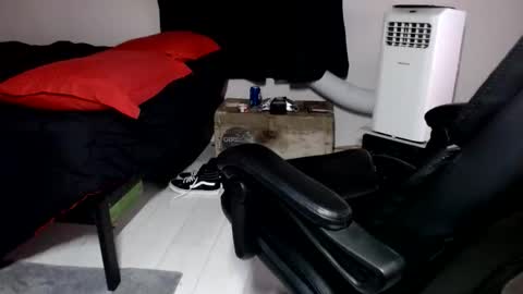 rkh678073 online show from 12/17/25, 02:39