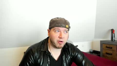 rlplover9 online show from 12/25/24, 04:43