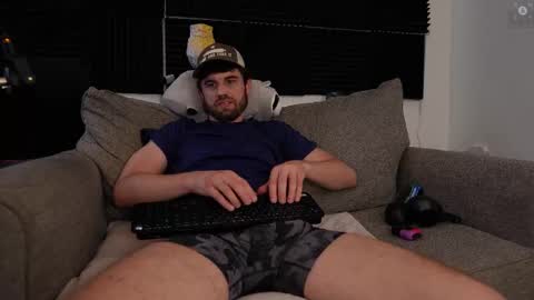 Ryan aka KeylimeRy online show from 11/05/25, 06:08