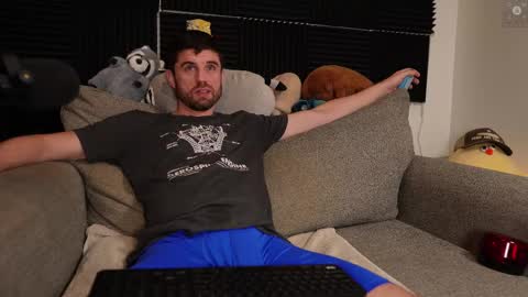 Ryan aka KeylimeRy online show from 11/17/25, 09:04