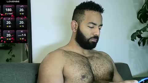 SebasRoa online show from 10/21/25, 02:40