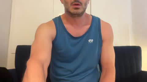 Snapshot of roadbikerider chatting on 09/13/25, 01:00 20cm online show from 09/13/25, 01:00