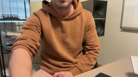 Snapshot of roadbikerider chatting on 10/10/25, 06:34 20cm online show from 10/10/25, 06:34