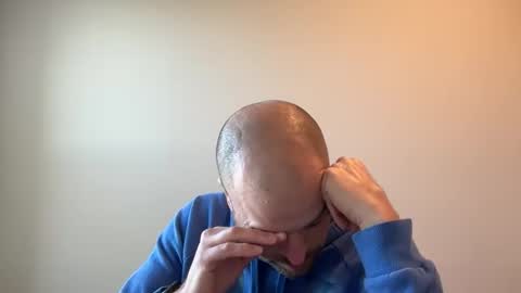 Snapshot of roadking1122 chatting on 12/01/25, 03:06 roadking1122 online show from 12/01/25, 03:06