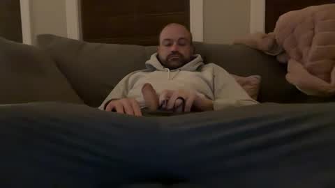 Snapshot of roadking1122 chatting on 12/15/25, 11:03 roadking1122 online show from 12/15/25, 11:03