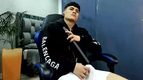 Snapshot of roan_birkin chatting on 09/24/25, 07:39 Roan Birkin online show from 09/24/25, 07:39