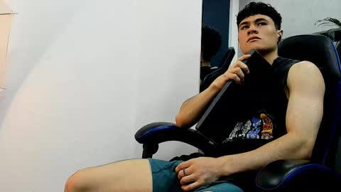 Snapshot of roan_birkin chatting on 10/01/25, 07:20 Roan Birkin online show from 10/01/25, 07:20