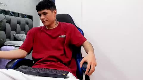 Snapshot of roan_birkin chatting on 10/06/25, 07:22 Roan Birkin online show from 10/06/25, 07:22