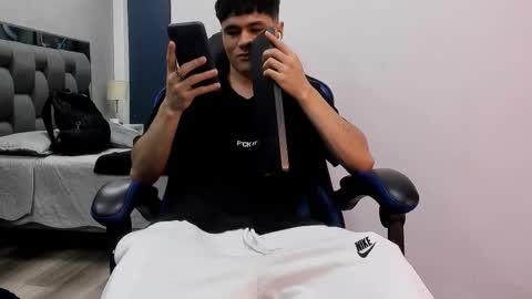 Snapshot of roan_birkin chatting on 10/15/25, 07:36 Roan Birkin online show from 10/15/25, 07:36