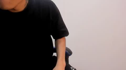 Snapshot of roan_birkin chatting on 10/17/25, 07:27 Roan Birkin online show from 10/17/25, 07:27