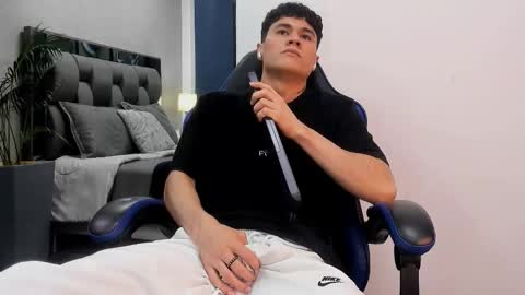 Snapshot of roan_birkin chatting on 10/20/25, 08:42 Roan Birkin online show from 10/20/25, 08:42