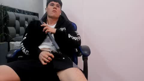 Snapshot of roan_birkin chatting on 10/22/25, 08:41 Roan Birkin online show from 10/22/25, 08:41