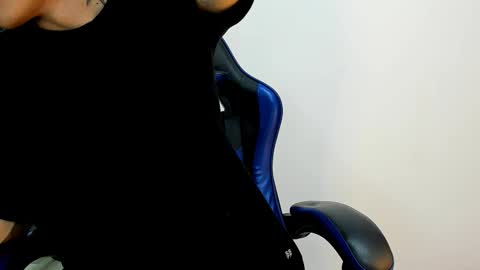 Snapshot of roan_birkin chatting on 10/27/25, 07:51 Roan Birkin online show from 10/27/25, 07:51