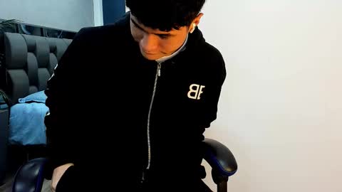 Snapshot of roan_birkin chatting on 11/04/25, 09:25 Roan Birkin online show from 11/04/25, 09:25