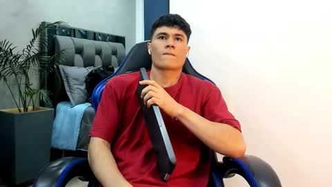 Snapshot of roan_birkin chatting on 11/10/25, 08:08 Roan Birkin online show from 11/10/25, 08:08