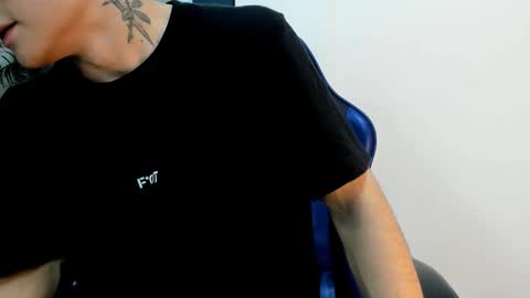 Snapshot of roan_birkin chatting on 11/12/25, 08:19 Roan Birkin online show from 11/12/25, 08:19