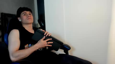 Snapshot of roan_birkin chatting on 11/16/25, 07:30 Roan Birkin online show from 11/16/25, 07:30