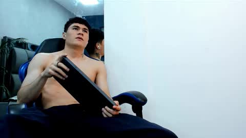 Snapshot of roan_birkin chatting on 11/21/25, 07:56 Roan Birkin online show from 11/21/25, 07:56