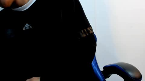 Snapshot of roan_birkin chatting on 11/27/25, 07:16 Roan Birkin online show from 11/27/25, 07:16