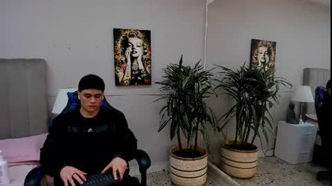 Roan Birkin online show from 06/09/26, 07:14