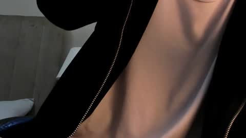 Roan Birkin online show from 06/22/26, 07:44