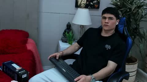 Roan Birkin online show from 07/14/26, 07:30