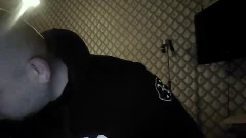 rob18997 online show from 11/21/25, 05:11