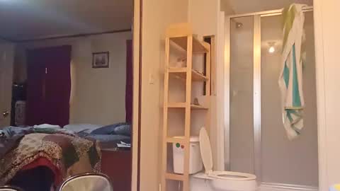 rob459470 online show from 09/14/25, 05:23