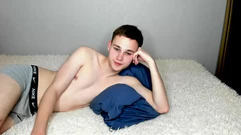 Snapshot of robert10211 chatting on 04/24/26, 02:52 robert10211 online show from 04/24/26, 02:52
