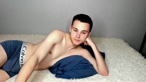 Snapshot of robert10211 chatting on 06/09/26, 01:06 robert10211 online show from 06/09/26, 01:06