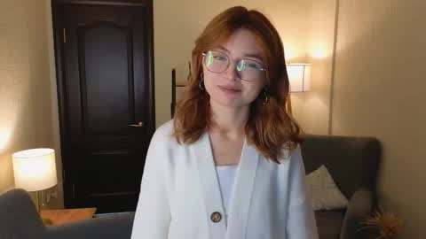Snapshot of robert_richardss chatting on 09/18/25, 07:21 Martha online show from 09/18/25, 07:21