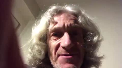 Snapshot of roberthorny69xxx chatting on 11/05/25, 01:49 Robert online show from 11/05/25, 01:49