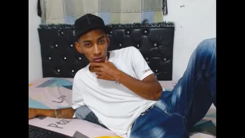 roberthycami2123 online show from 12/04/25, 04:11